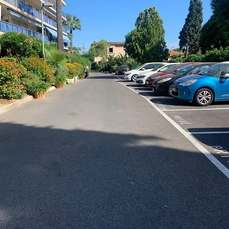 2 Apartment *